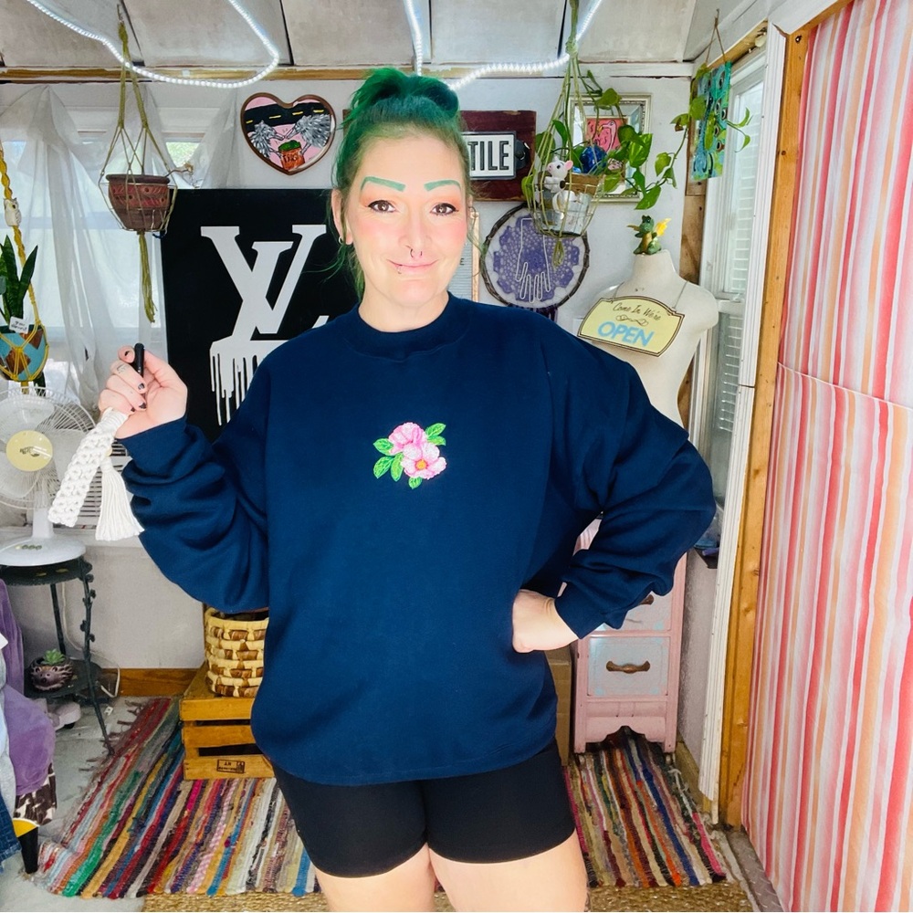 Vintage 90s Grandmacore Floral Embroidered Navy Sweatshirt Size XLarge